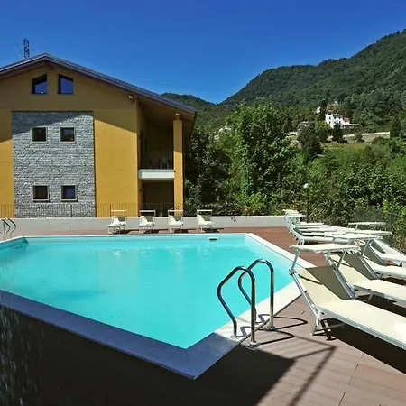 Sleeps 4 Pool Argegno