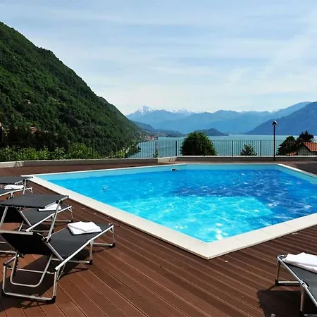Sleeps 4 Pool Apartman *